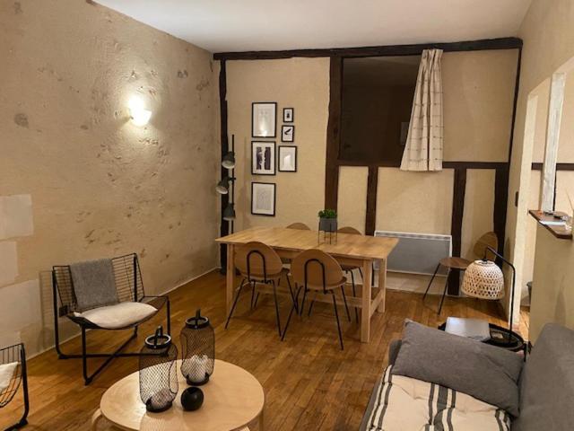 Ilot Des Cordeliers Apartment Poitiers Bagian luar foto
